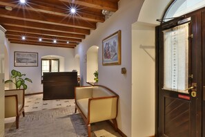 Reception - Hotel James Joyce (Trieste)