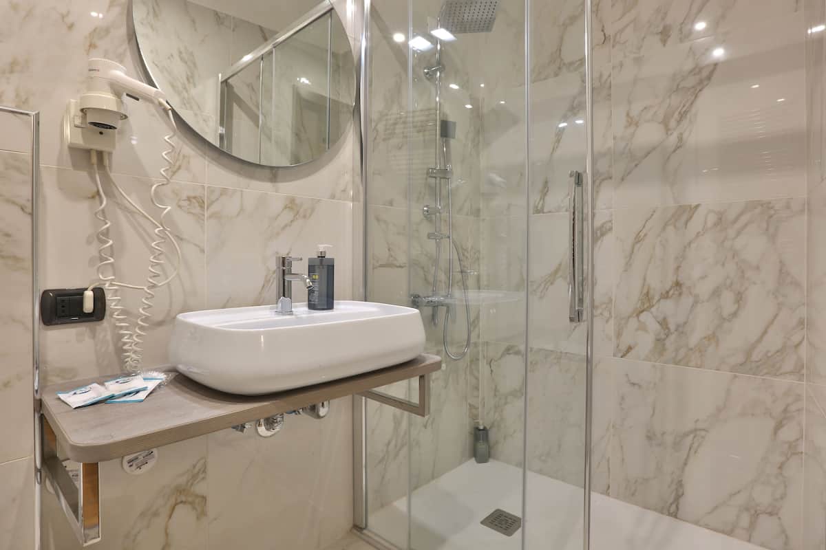 down duvets, minibar, in-room safe, desk