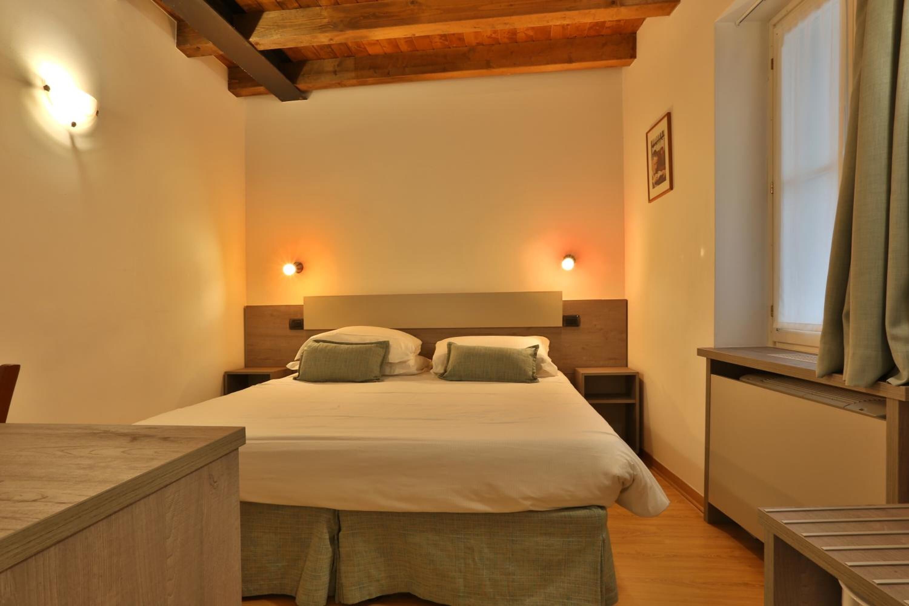 down duvets, minibar, in-room safe, desk