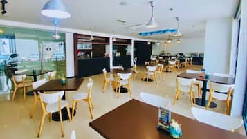 Daily buffet breakfast (MYR 25 per person)