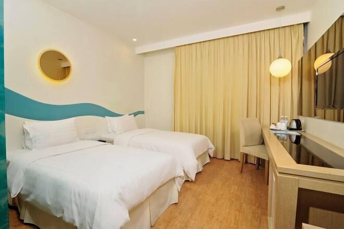 Minibar, in-room safe, desk, blackout drapes