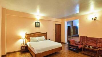 Iron/ironing board, free WiFi, bed sheets