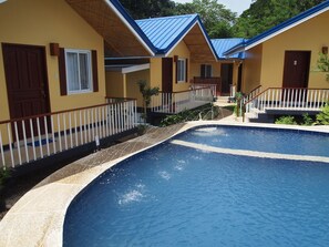 Deluxe-villa - udsigt til pool | Udsigt fra værelset