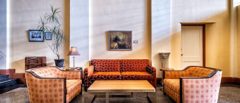 Sala de estar en el lobby