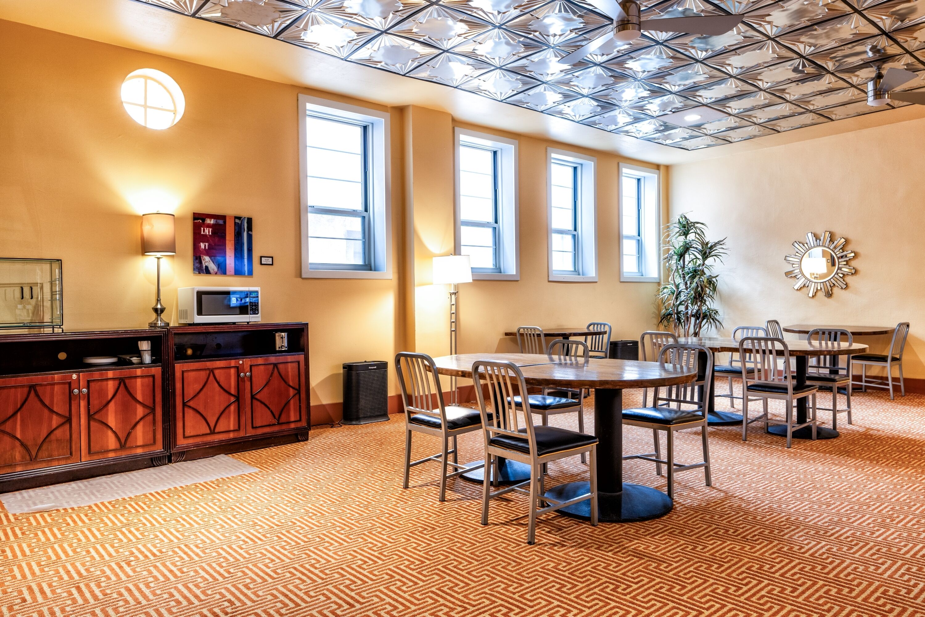 free daily continental breakfast