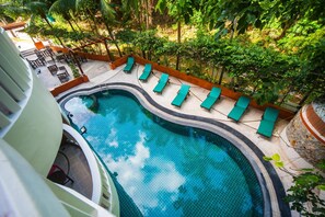 Outdoor pool, a natural pool, open open 24 hours a day, pool loungers - Ratana Hill Patong (Patong)