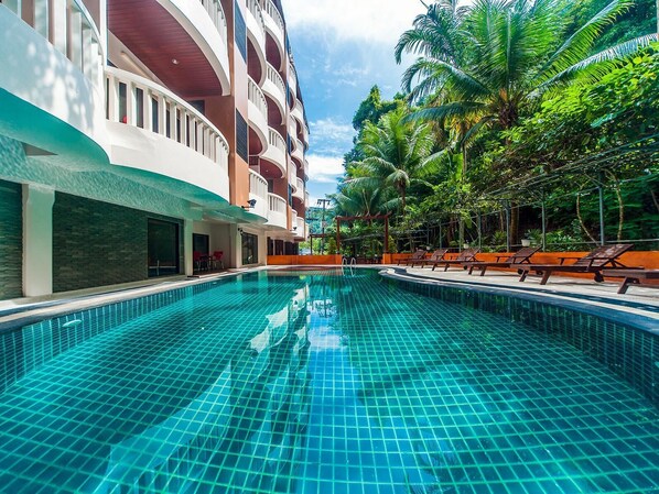 Outdoor banquet area - Ratana Hill Patong (Patong)