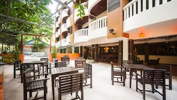 Tempat makan outdoor