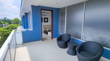 Suite estudio presidencial, bañera de hidromasaje | Terraza o patio