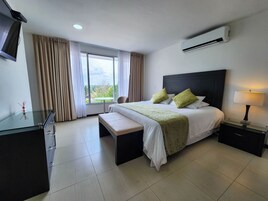 总统开间套房, 按摩浴缸 | 高档床上用品、床单