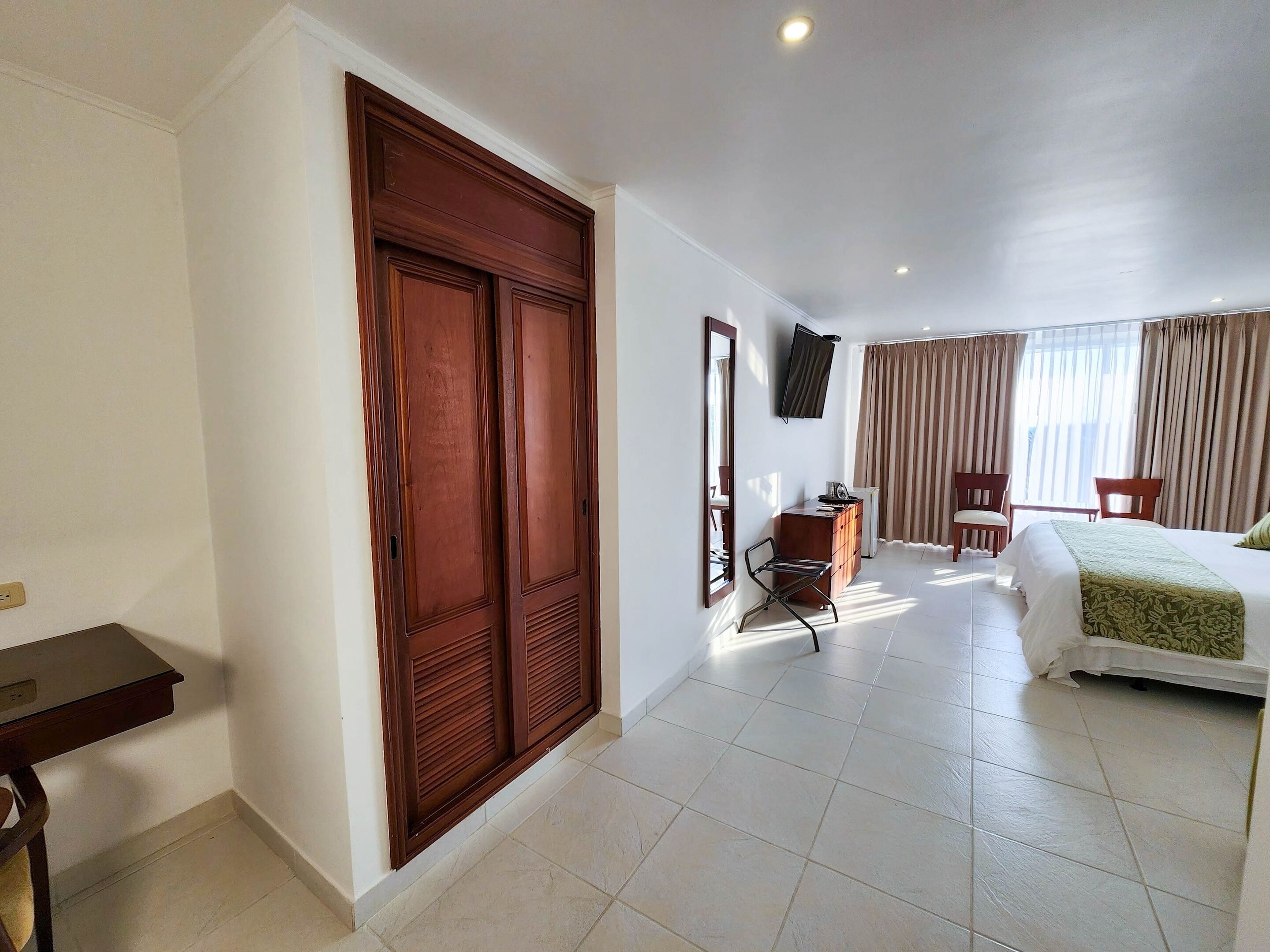 junior studio suite, 1 king bed | 1 bedroom, premium bedding, bed sheets