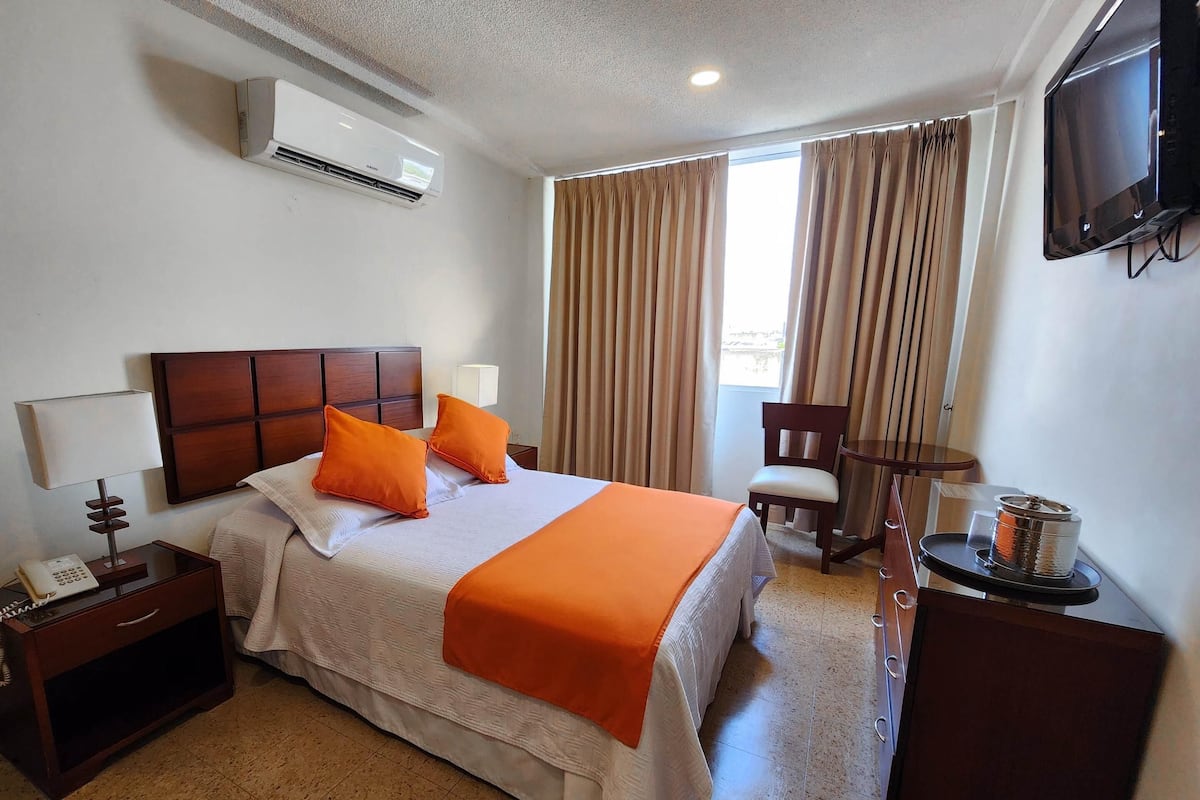 Premium bedding, bed sheets