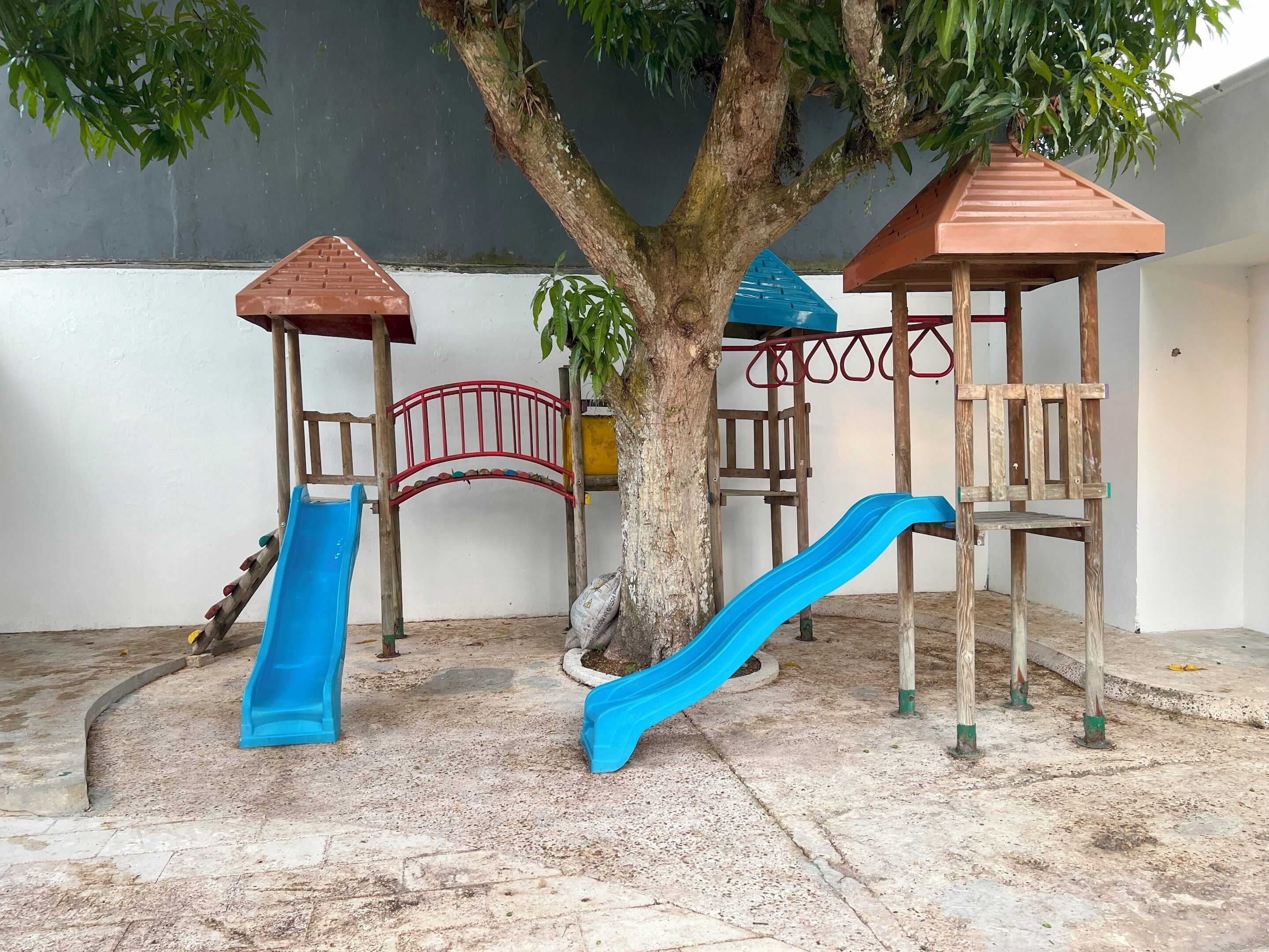 children’s play area – outdoor