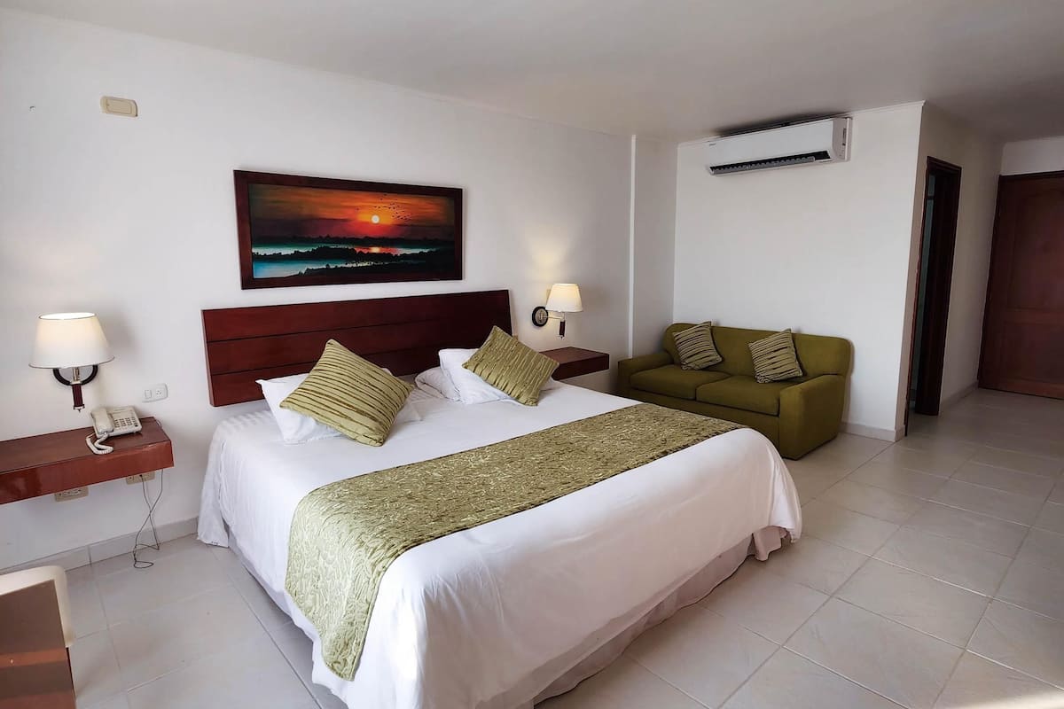 Premium bedding, bed sheets