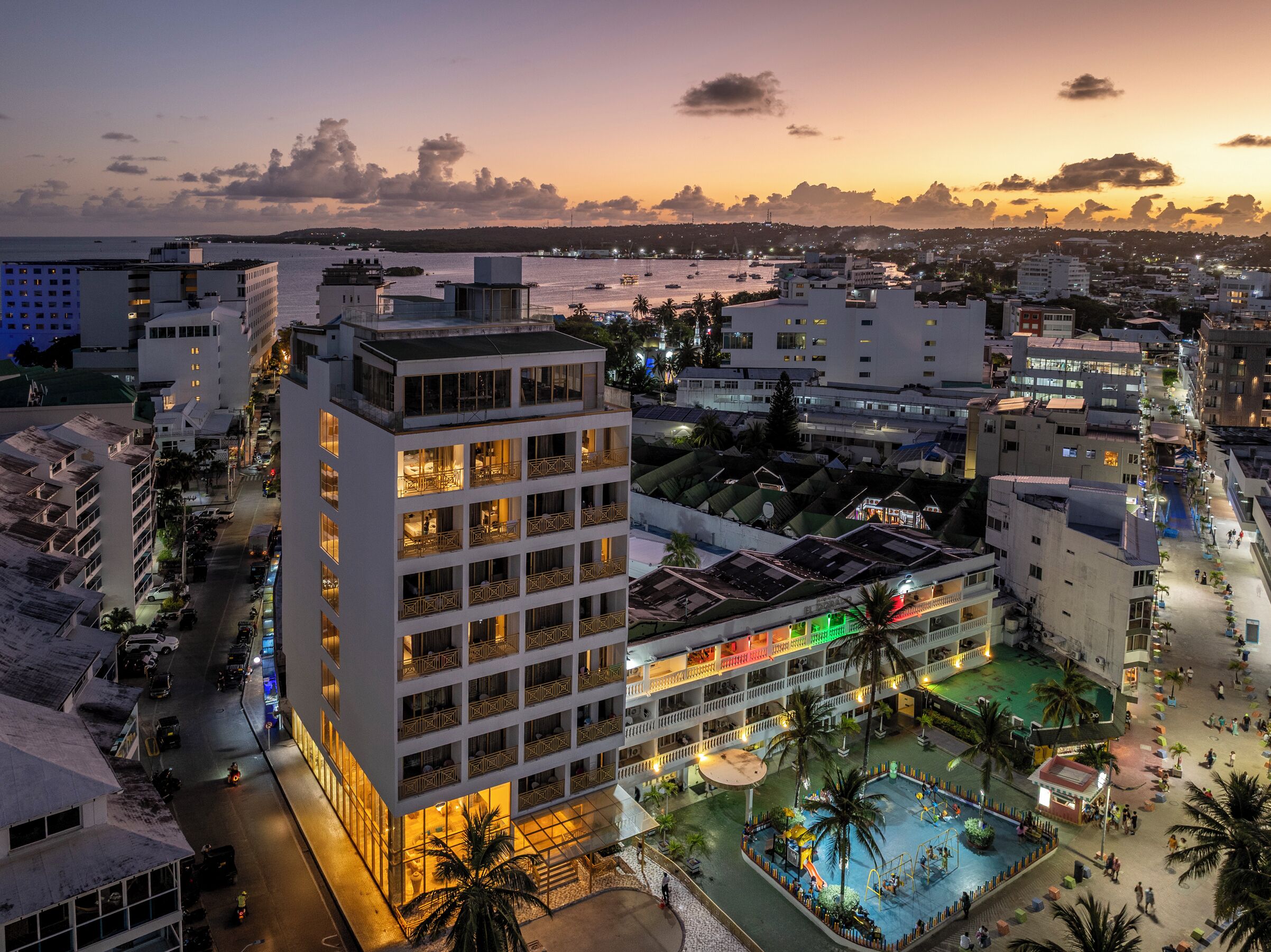 Vista frontal de la propiedad