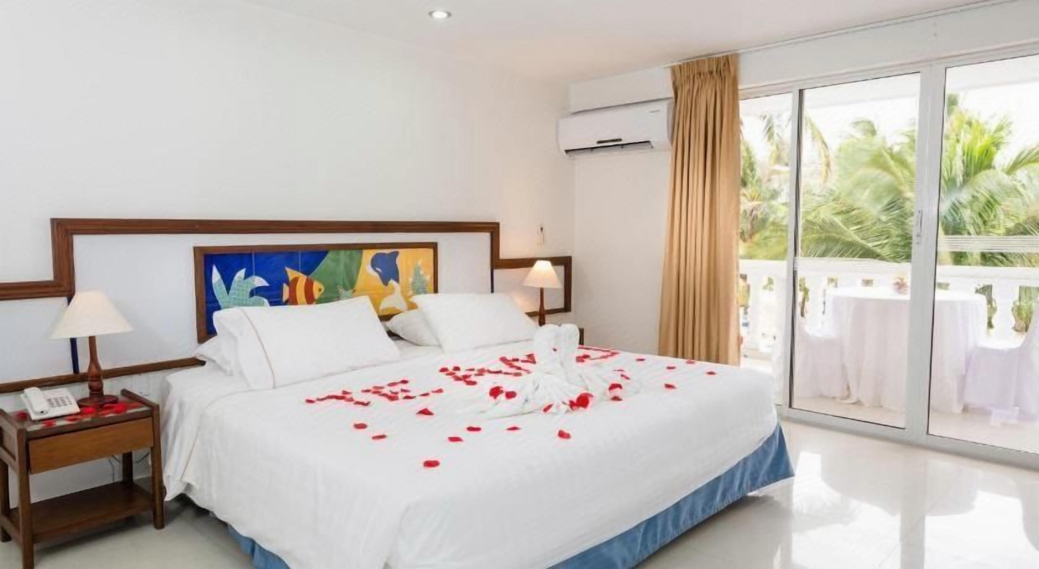 Premium bedding, in-room safe, individually furnished, desk