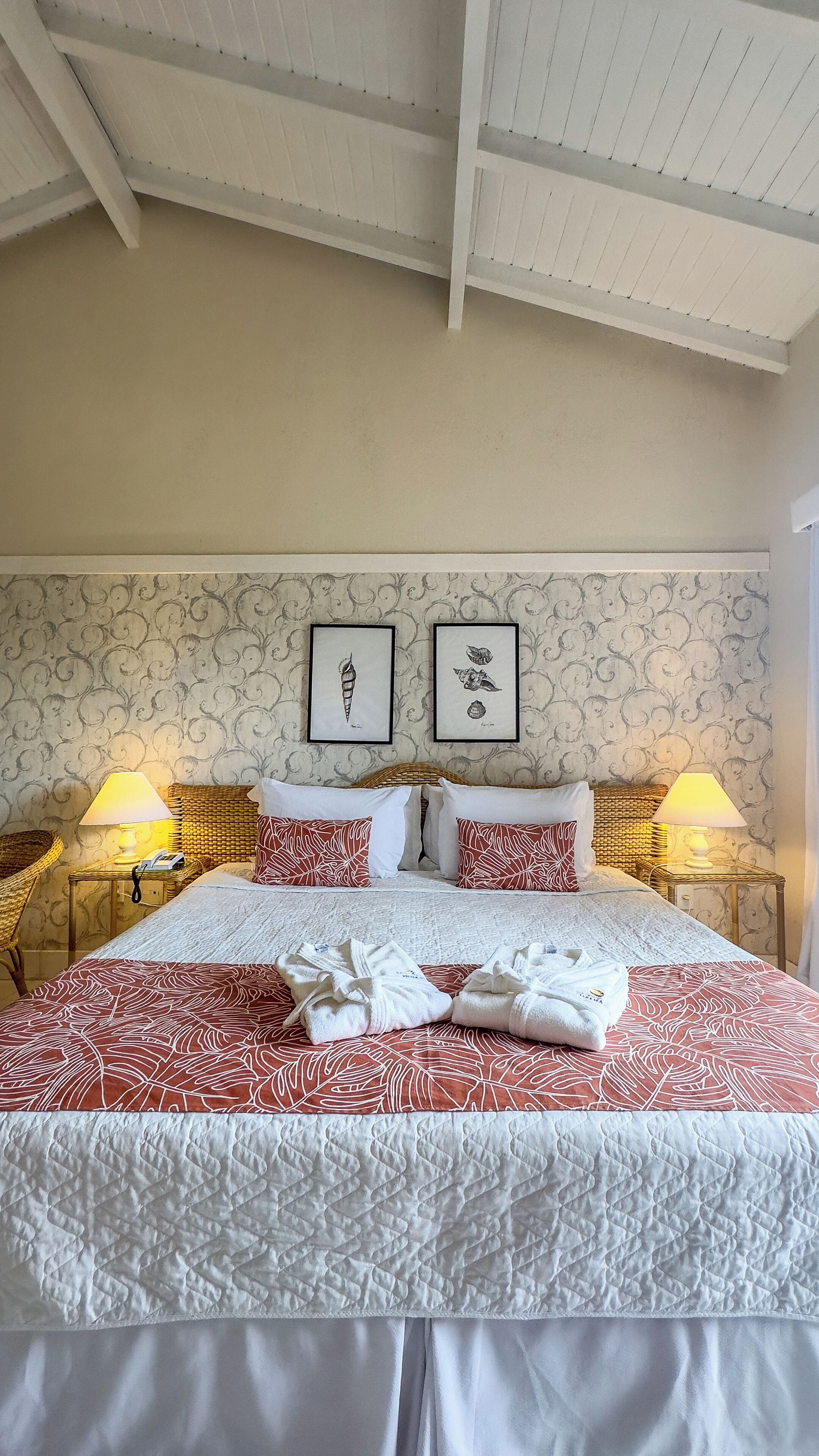 Suíte Superior com Hidro | Minibar, brankas, meja kerja, dan ruang kerja ramah laptop