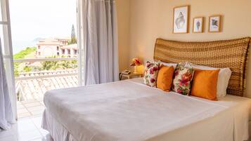 Minibar, in-room safe, desk, laptop workspace