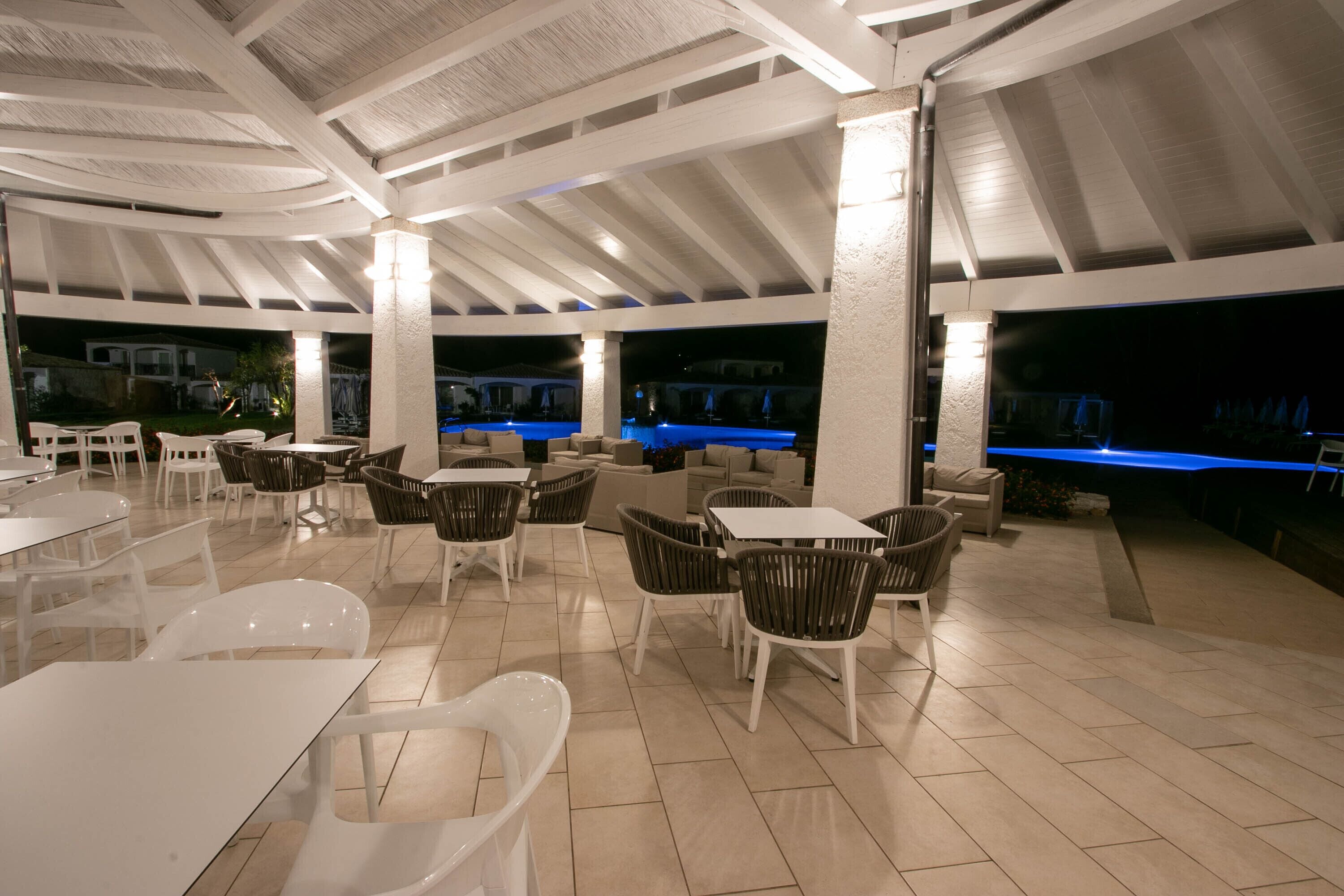 Bar lounge