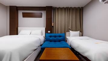 Superior Twin Room | 1 bedroom, down duvets, free minibar, soundproofing