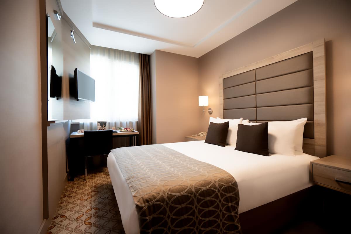 1 habitación, ropa de cama hipoalergénica y minibar
