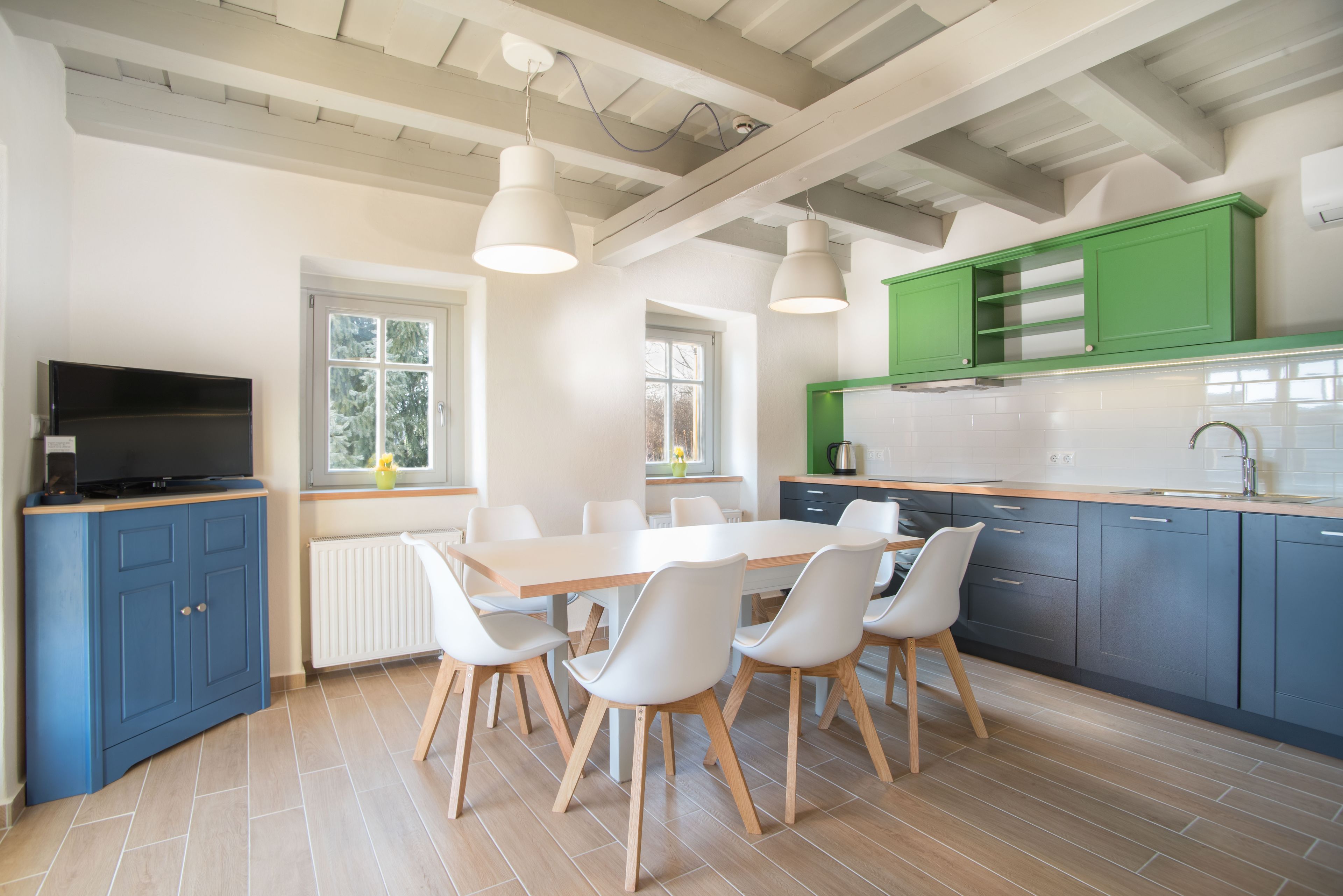 grand apartment, 3 bedrooms | living area | lcd tv