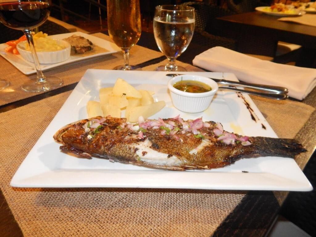 breakfast, lunch and dinner served