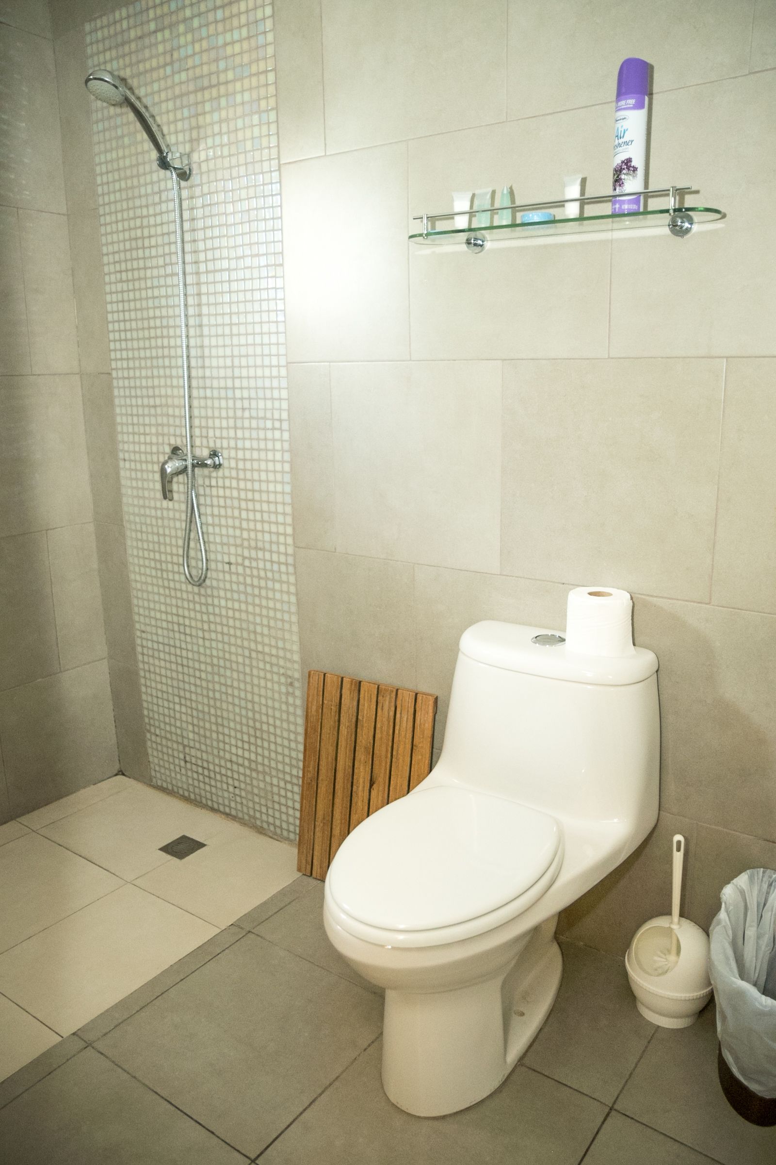 comfort double room | bathroom | shower, free toiletries, hair dryer, towels