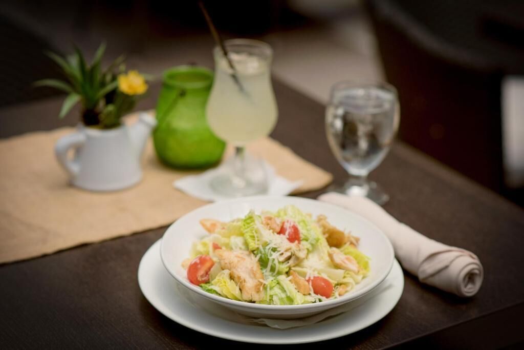 breakfast, lunch and dinner served