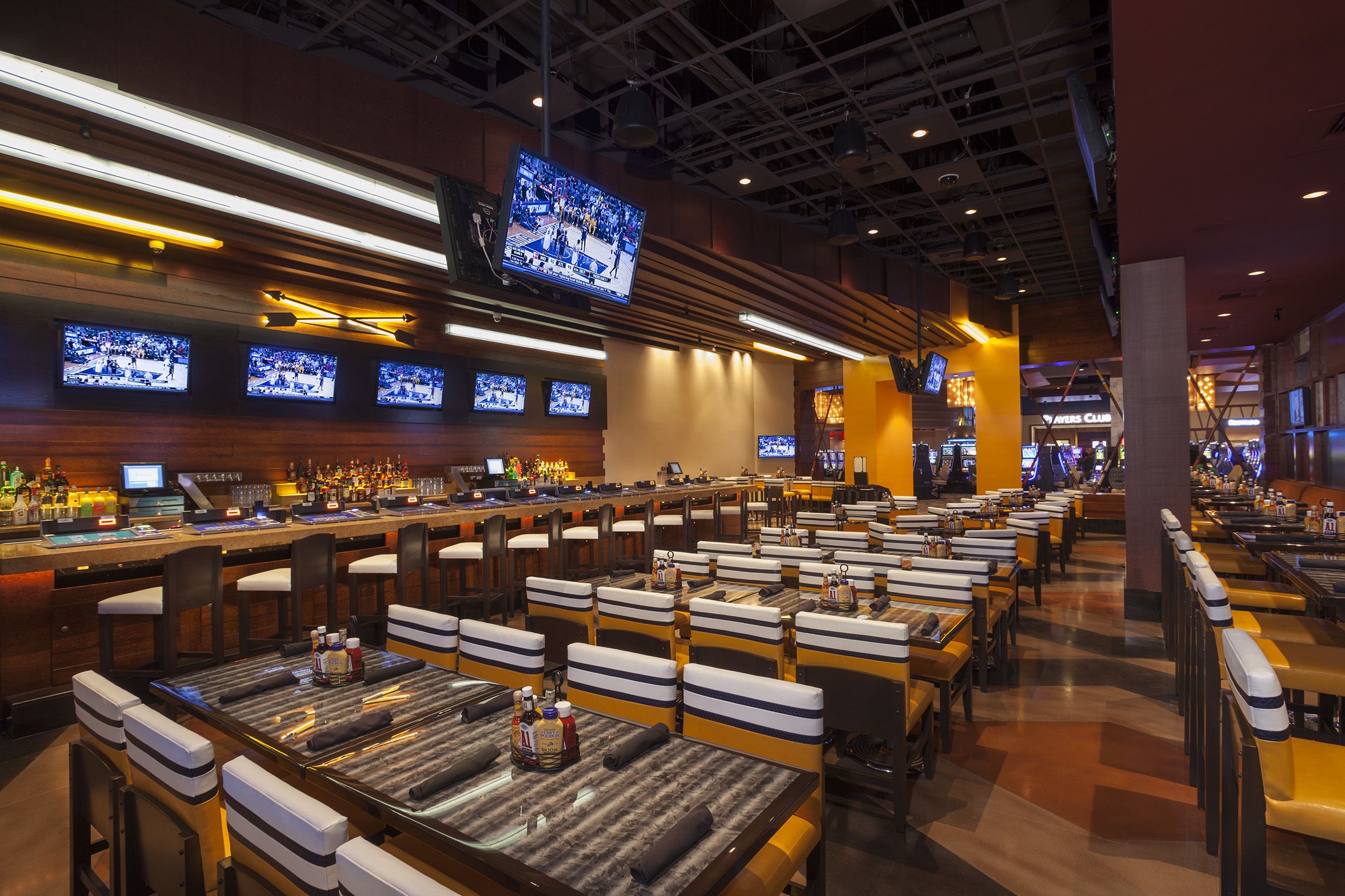 2 bars/lounges, sports bar