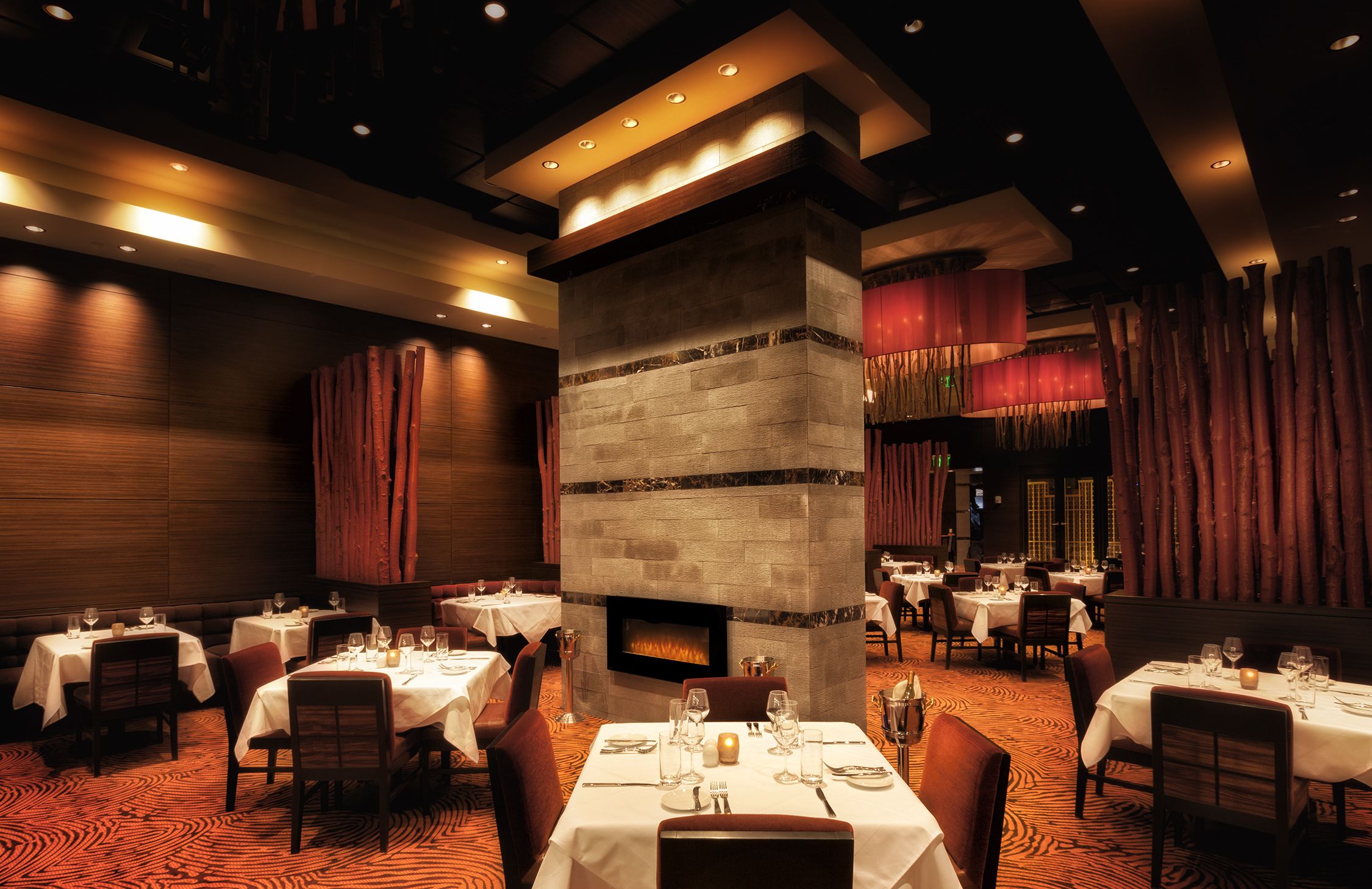 3 restaurants, breakfast, lunch, dinner served; american cuisine