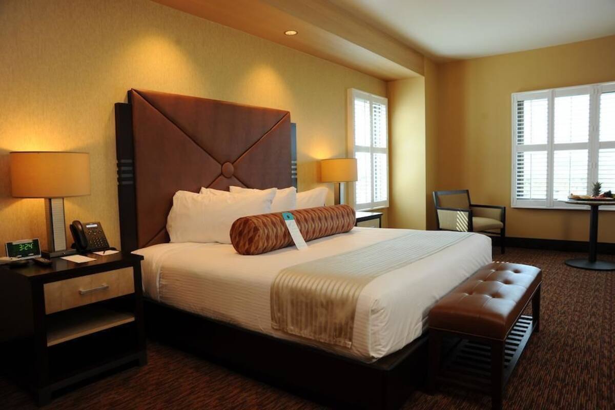 room, 1 king bed | in-room safe, laptop workspace, iron/ironing board, free wifi