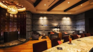 2 bars/lounges, sports bar