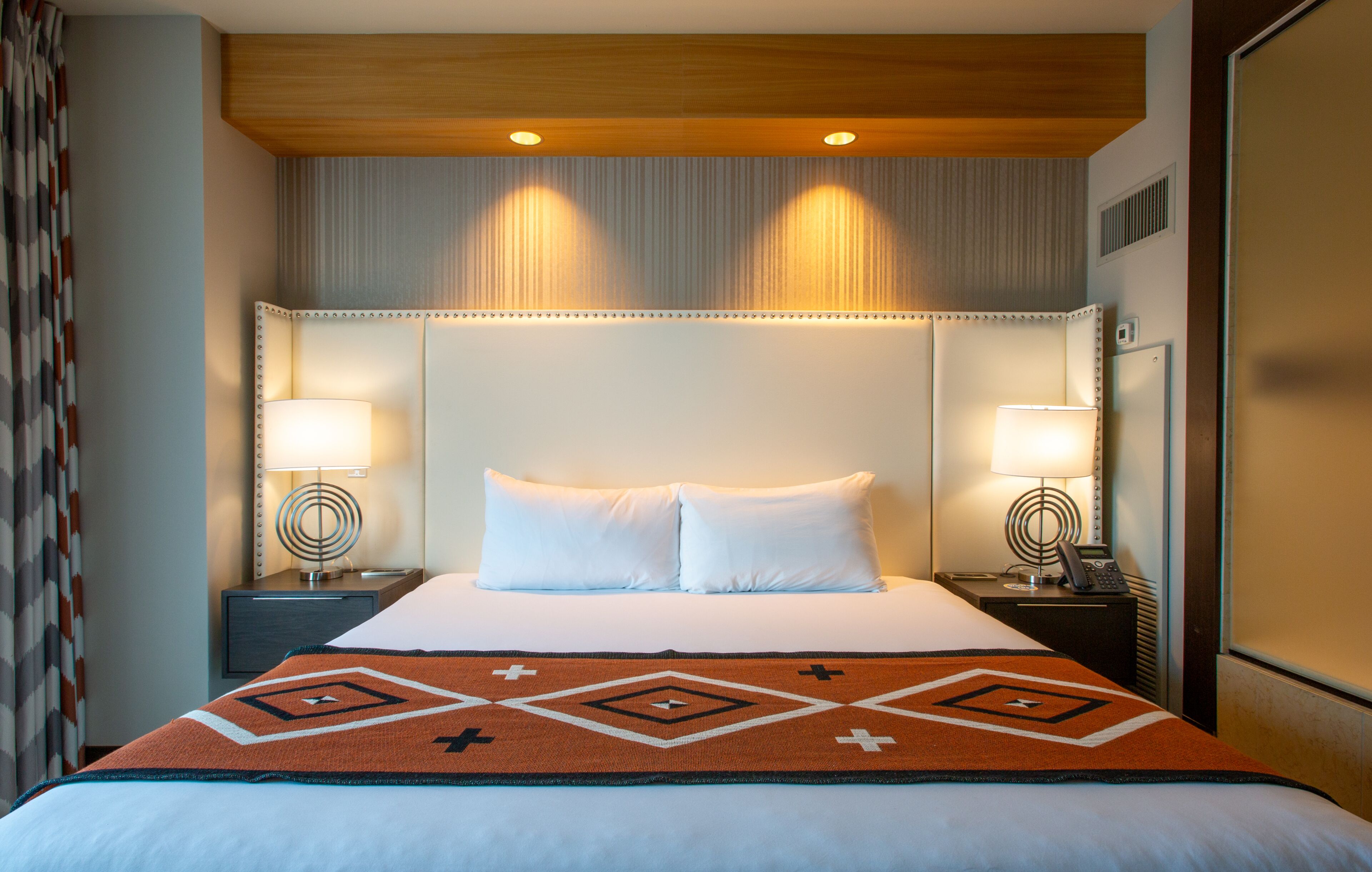 Executive Suite | In-room safe, laptop workspace, iron/ironing board, free WiFi