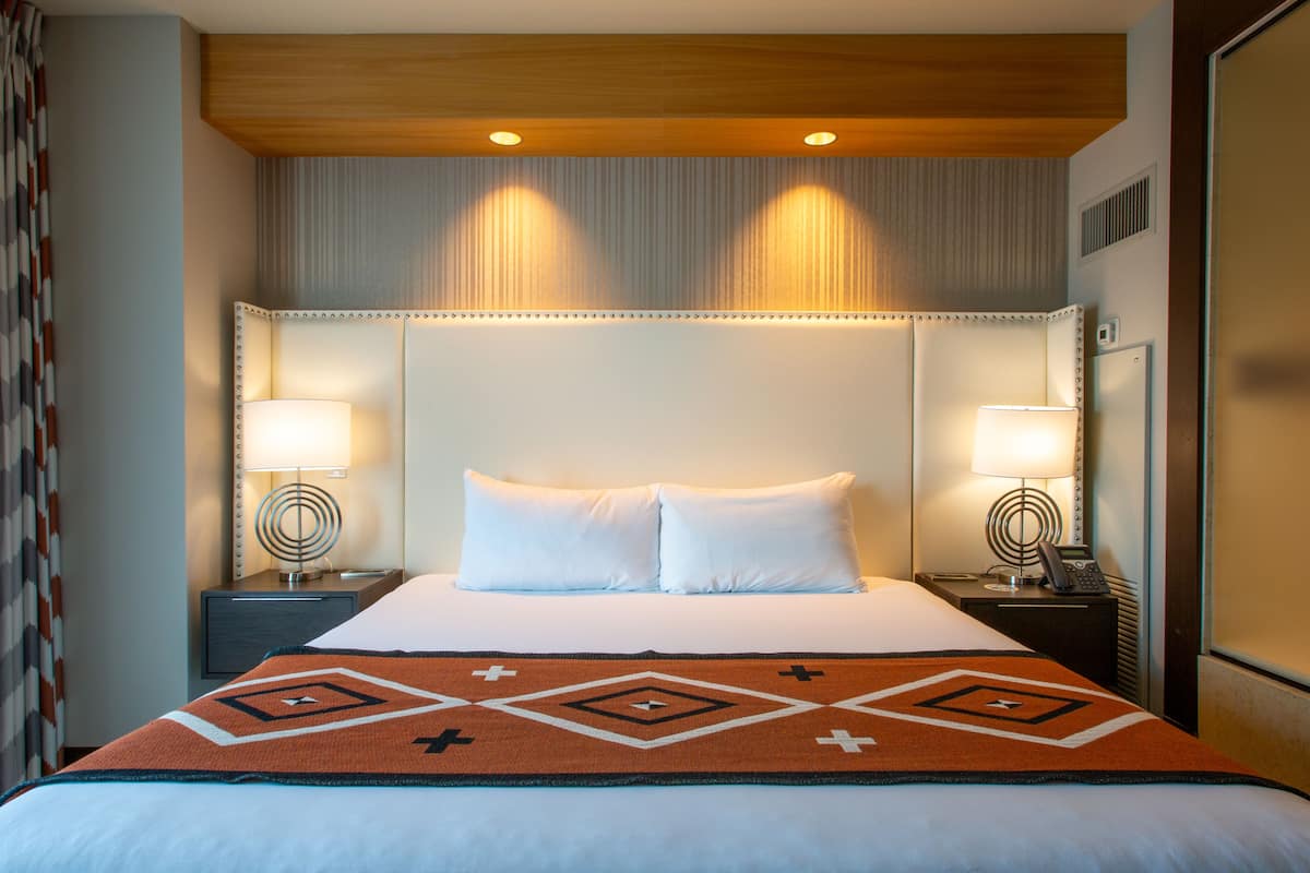Executive Suite | In-room safe, laptop workspace, iron/ironing board, free WiFi