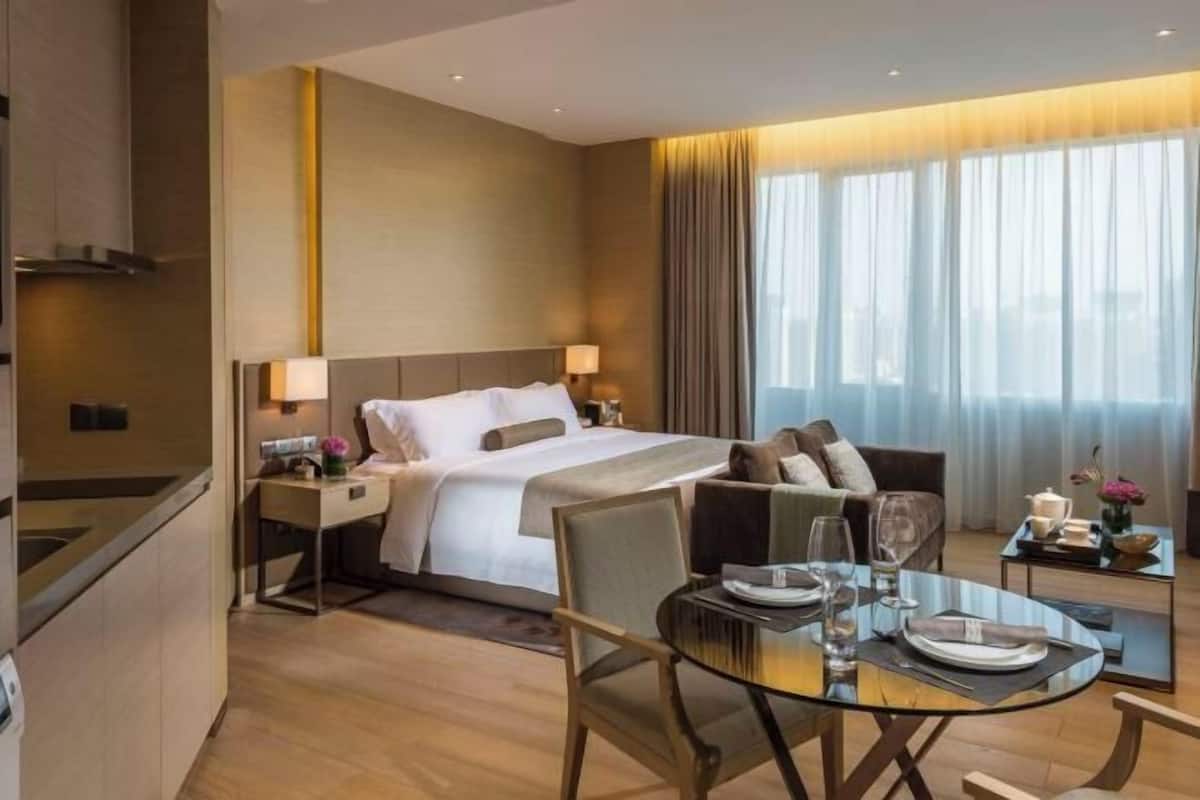 In-room safe, desk, soundproofing, iron/ironing board