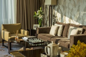 Safe på rommet, skrivebord, lydisolert og strykejern/-brett