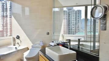 Studio Premier King | Bathroom
