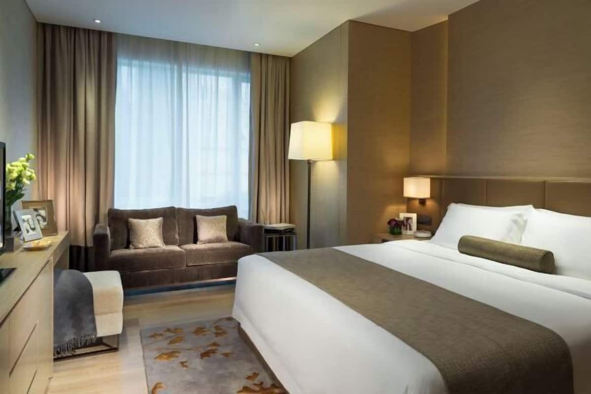In-room safe, desk, soundproofing, iron/ironing board
