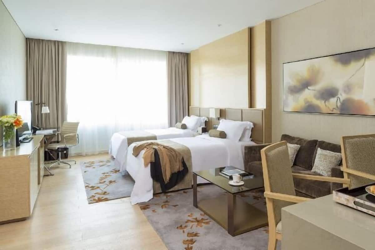 Caja de seguridad en la habitación, escritorio y insonorización