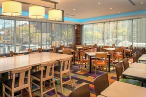 Petit déjeuner buffet compris tous les jours