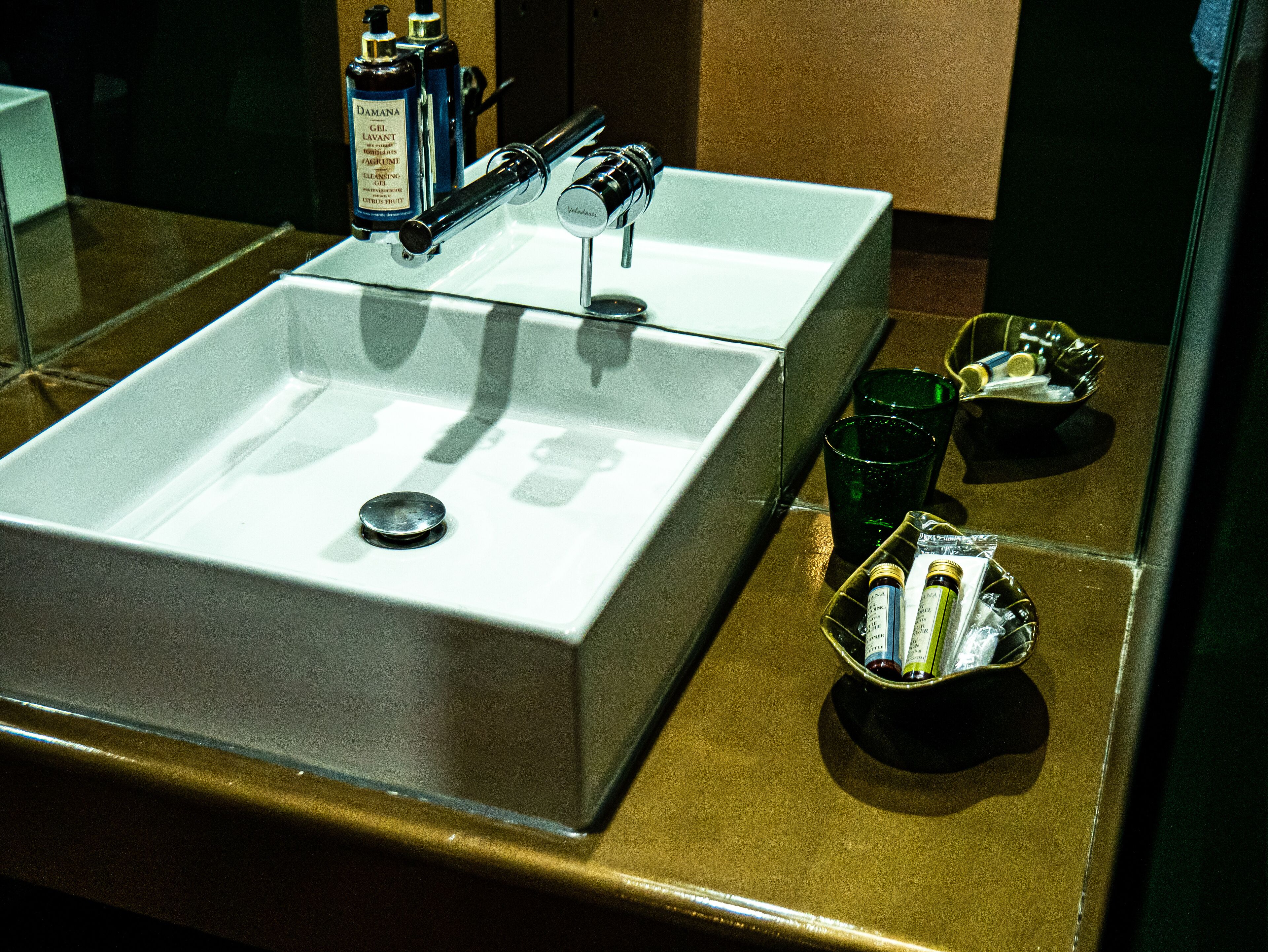 combined shower/bathtub, free toiletries, hair dryer, bathrobes