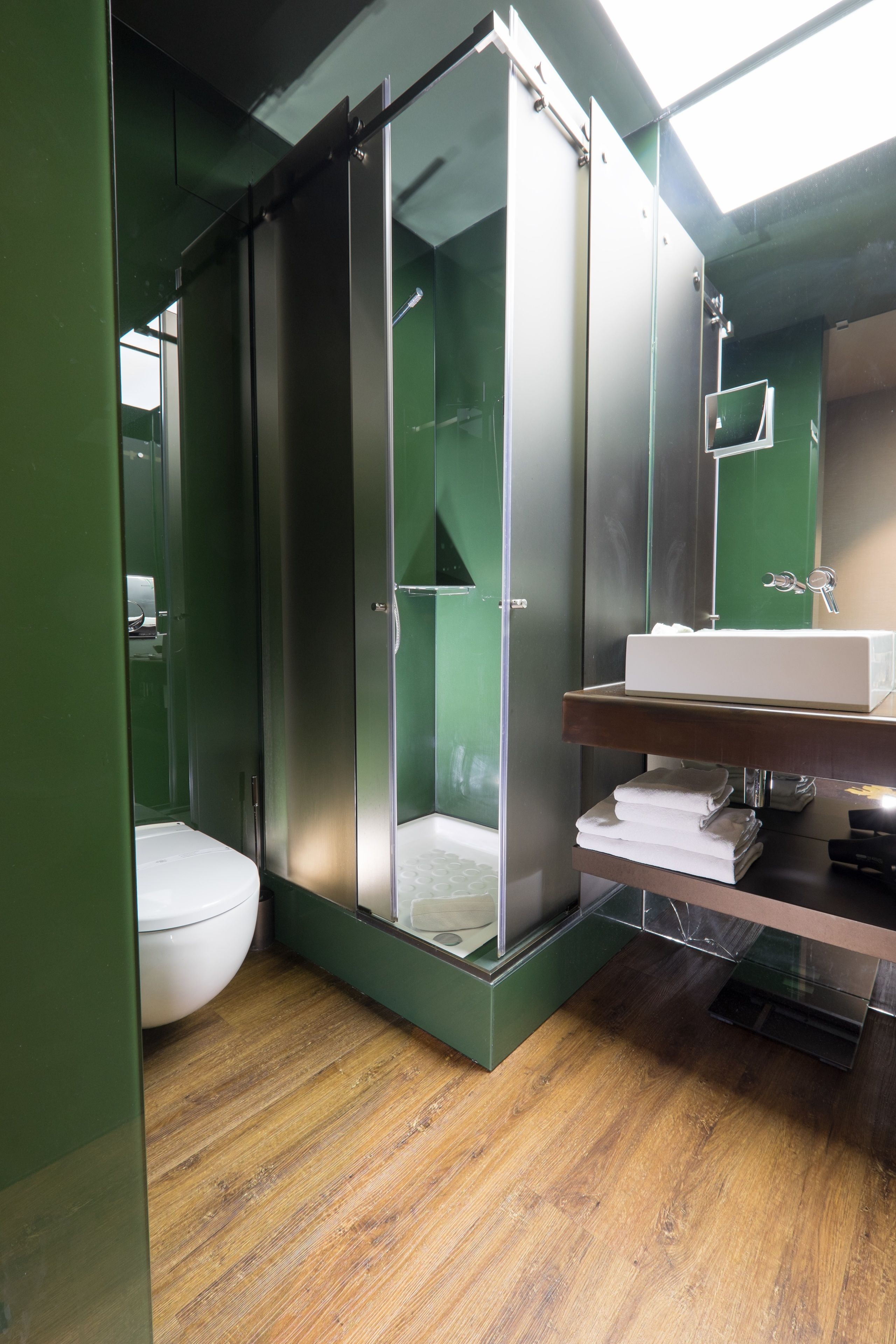 combined shower/bathtub, free toiletries, hair dryer, bathrobes