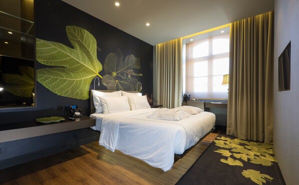 Minibar, in-room safe, desk, blackout curtains - Figueira by The Beautique Hotels & SPA (Lisbon)