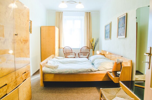 Standard-Apartment, 2 Schlafzimmer, Küche | Schreibtisch, Verdunkelungsvorhänge, Bügeleisen/Bügelbrett