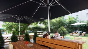 Garden - Hostel Dakura (Prague)