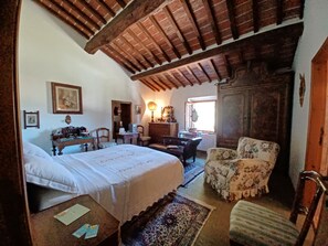 Desk, free cots/infant beds, free WiFi, bed sheets