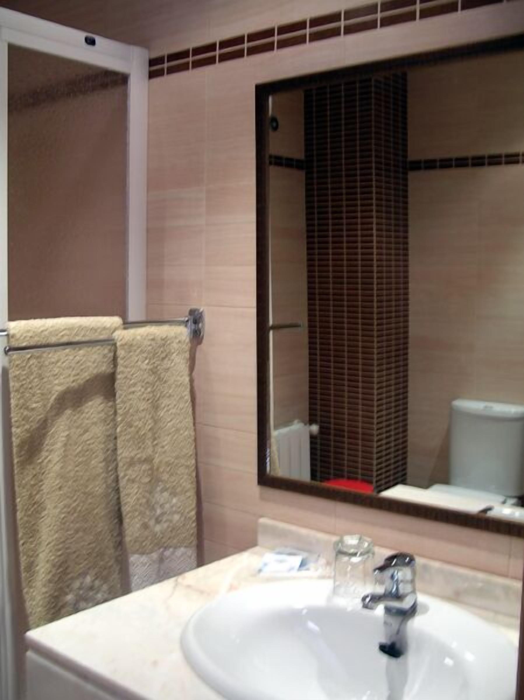 double or twin room | bathroom | free toiletries, hair dryer, towels