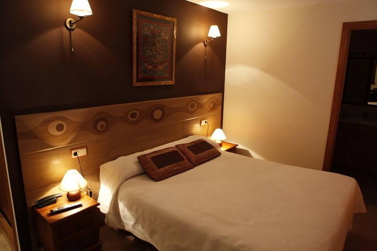 in-room safe, desk, iron/ironing board, cots/infant beds