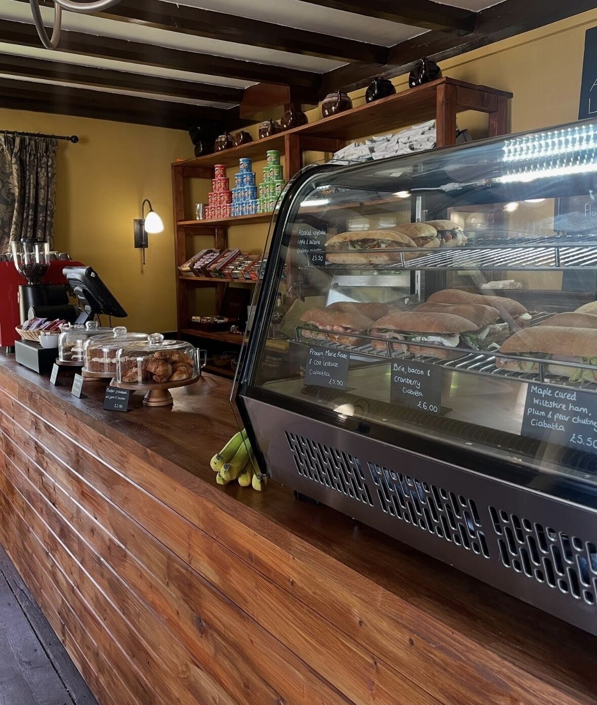 Free daily cooked-to-order breakfast 